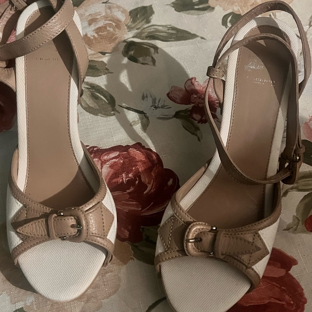 Burberry Tan and White Women's Heels
